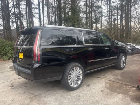Used 2020 Cadillac Escalade ESV Platinum image 6