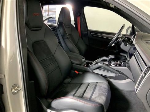 Certified 2022 Porsche Cayenne GTS AWD/4WD image 18