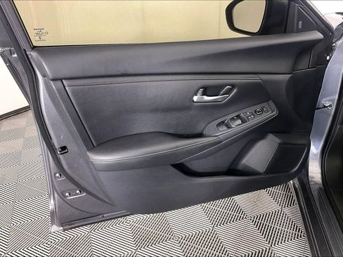 Used 2025 Nissan Sentra SV FWD image 21