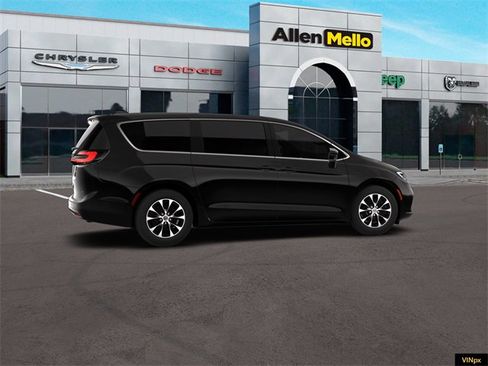 New 2026 Chrysler Pacifica Select image 15
