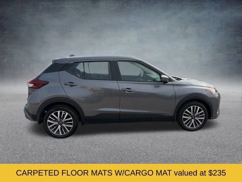 Used 2023 Nissan Kicks SV image 2