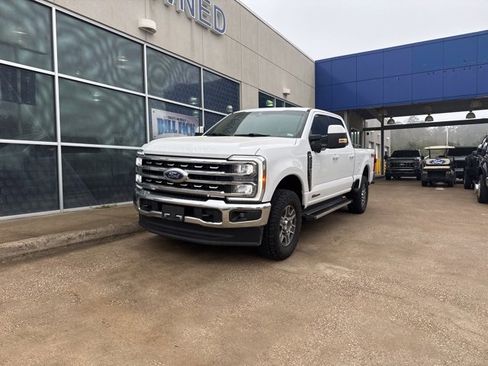 Used 2023 Ford F250 Lariat w/ FX4 Off-Road Package image 4