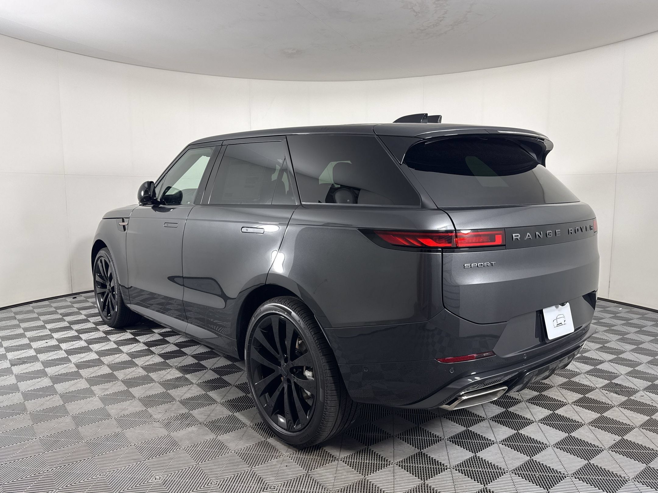 New 2026 Land Rover Range Rover Sport Dynamic SE AWD/4WD image 3