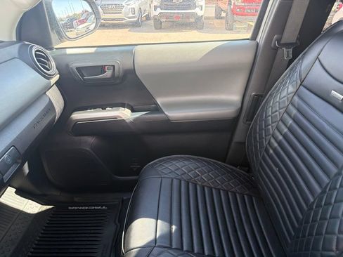 Used 2017 Toyota Tacoma SR5 w/ Tow Package RWD image 19