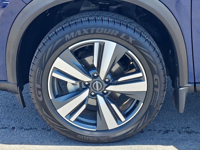 Used 2025 Nissan Rogue SL AWD/4WD image 9