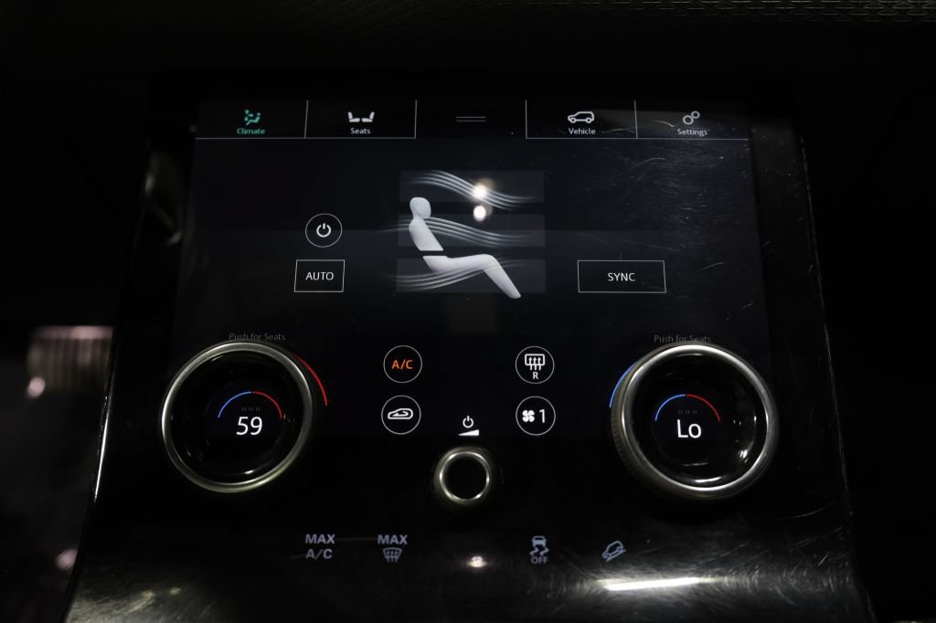 Used 2019 Land Rover Range Rover Velar R-Dynamic SE AWD/4WD image 31