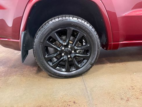 Used 2022 Jeep Grand Cherokee Laredo X AWD/4WD image 88