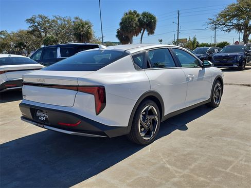 New 2026 Kia K4 EX image 8