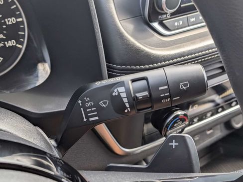 Used 2023 Nissan Rogue SV AWD/4WD image 26