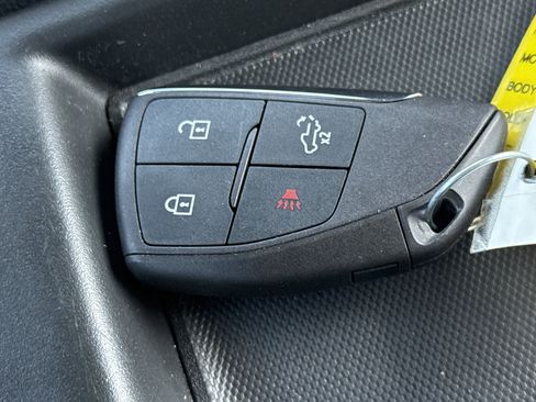 Used 2025 Chevrolet Silverado 1500 W/T image 33