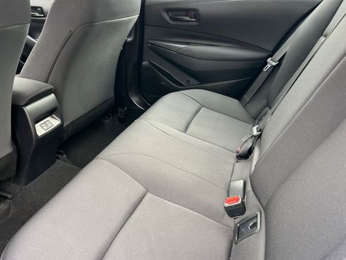 Used 2025 Toyota Corolla LE image 4