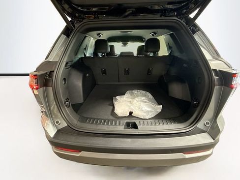 New 2026 Chevrolet Equinox LT w/ Convenience Package II FWD image 27