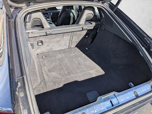 Used 2022 Porsche Panamera 4 image 21