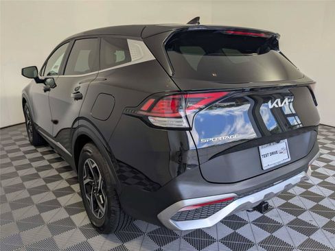 Used 2024 Kia Sportage LX FWD image 9
