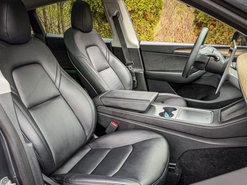 Used 2023 Tesla Model Y Performance image 36