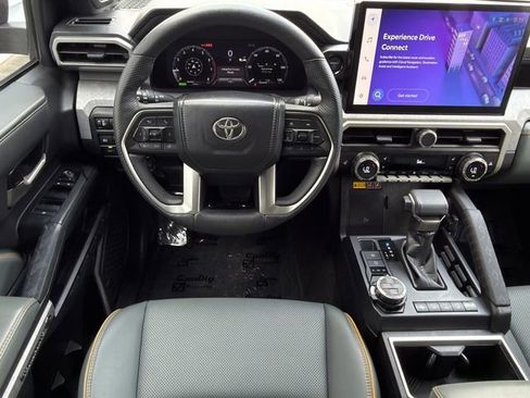 Used 2024 Toyota Tacoma Trailhunter image 15