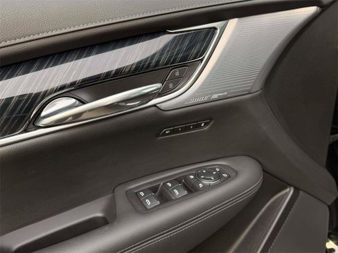 Used 2024 Cadillac XT6 Premium Luxury w/ Technology Package image 13