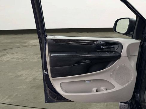Used 2013 Dodge Grand Caravan SE FWD image 28