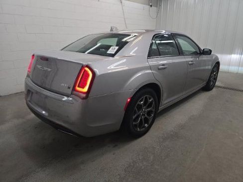 Used 2018 Chrysler 300 S w/ 300S Premium Group image 2