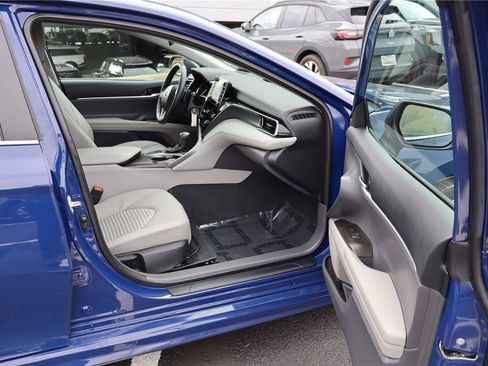 Used 2023 Toyota Camry SE image 25
