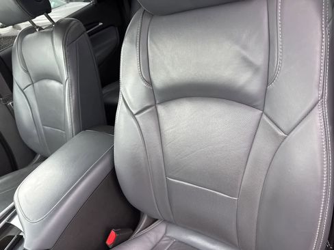 Used 2018 Buick Enclave Essence image 15