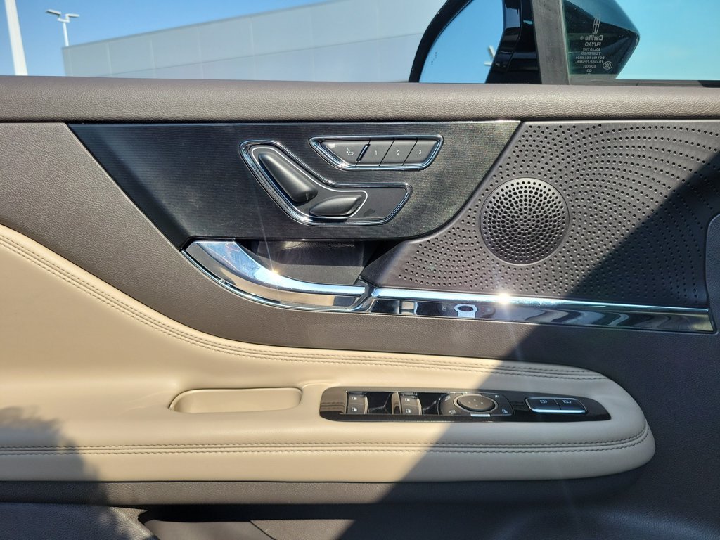 Certified 2023 Lincoln Corsair AWD w/ Equipment Group 101A image 20