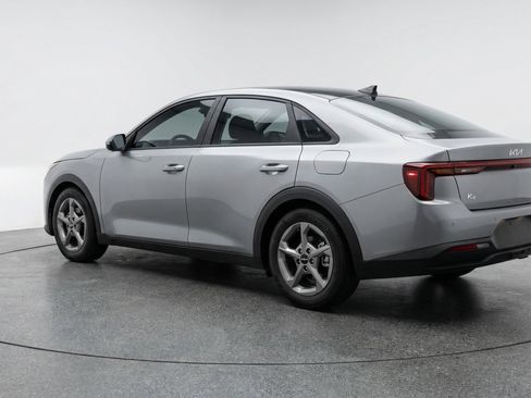 Used 2025 Kia K4 LXS image 6