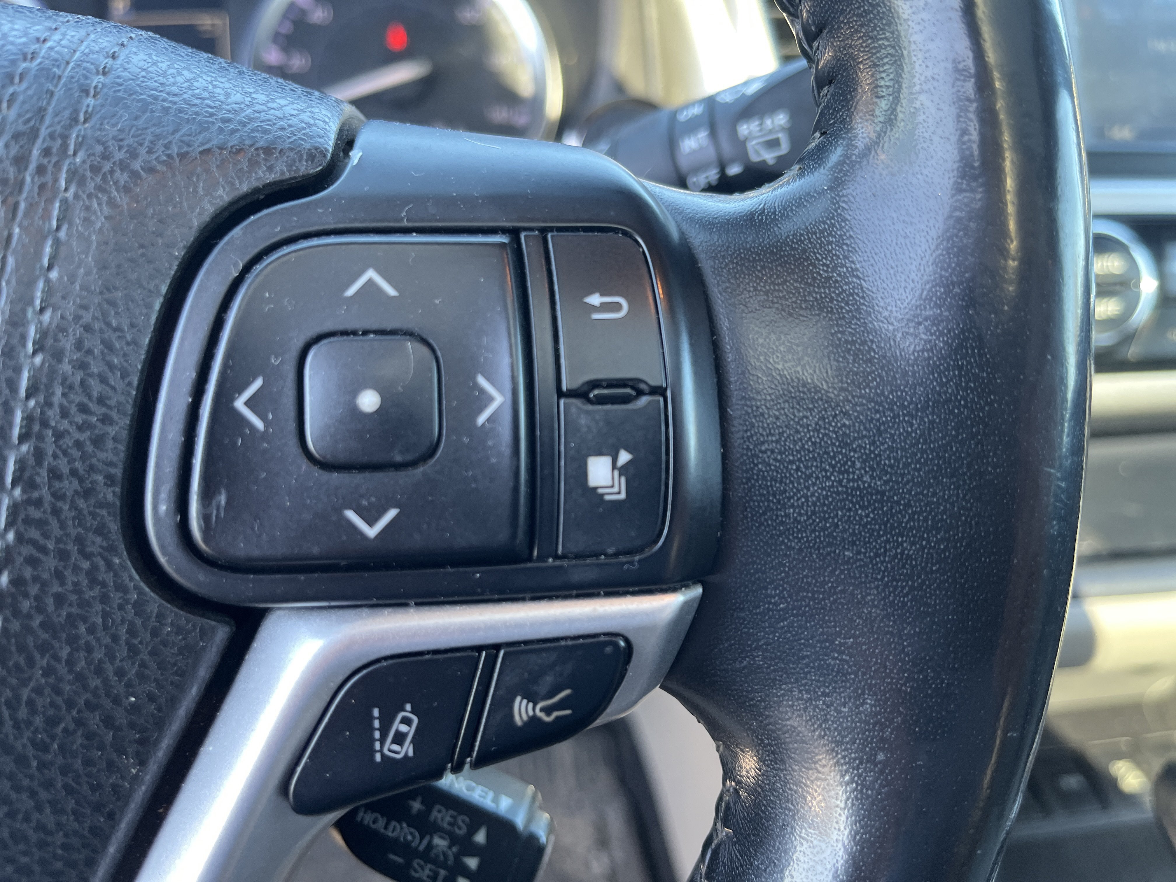Used 2017 Toyota Highlander Limited Platinum AWD/4WD image 26