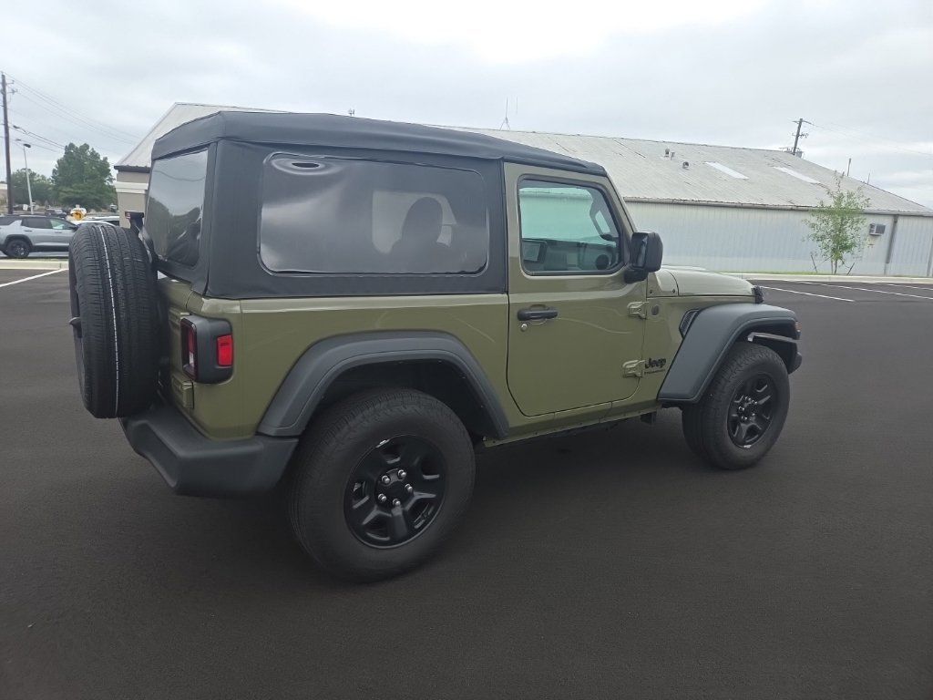 Used 2025 Jeep Wrangler Sport AWD/4WD image 12