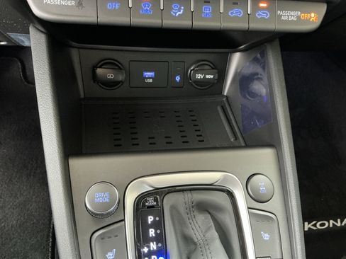 Used 2023 Hyundai Kona Limited image 27