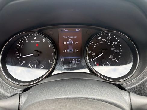 Used 2019 Nissan Rogue SV w/ Premium Package AWD/4WD image 6