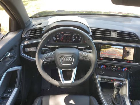 Certified 2025 Audi Q3 2.0T Premium Plus w/ Premium Plus Package AWD/4WD image 20