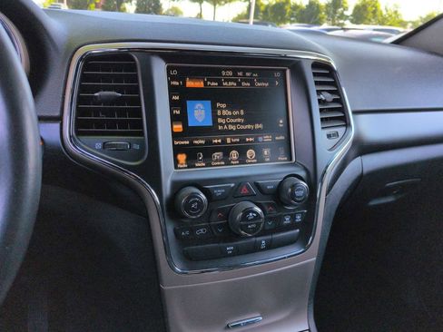 Used 2014 Jeep Grand Cherokee Laredo w/ 18" Wheel & 8.4" Radio Group RWD image 28
