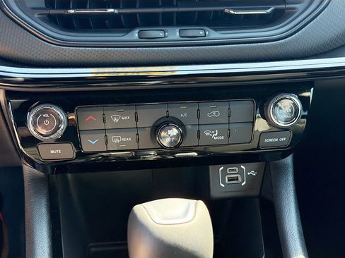 New 2026 Jeep Compass Latitude image 31