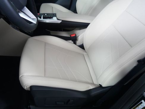 Used 2025 BMW X1 xDrive28i w/ Convenience Package image 10