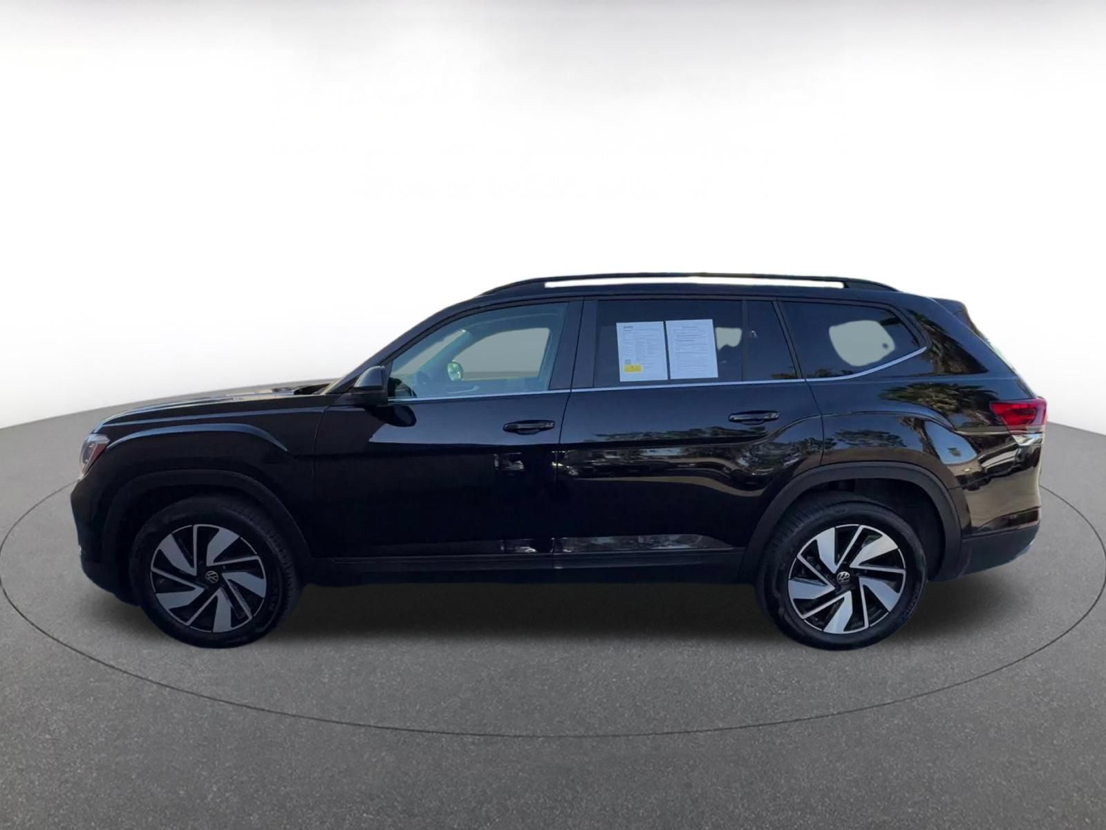 Used 2026 Volkswagen Atlas SE FWD image 8