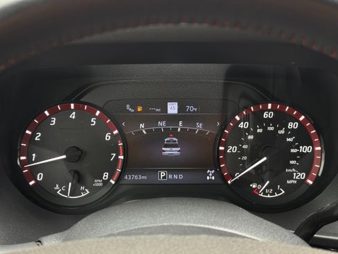 Used 2023 Nissan Titan PRO-4X AWD/4WD image 17