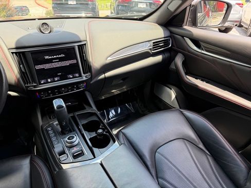 Used 2022 Maserati Levante Modena AWD/4WD image 43