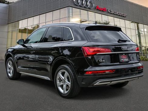 Used 2023 Audi Q5 2.0T Premium w/ Convenience Package image 2
