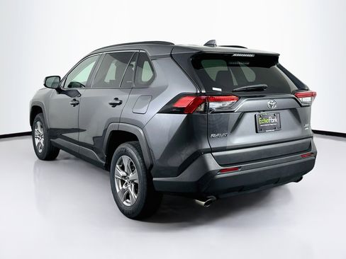 Used 2022 Toyota RAV4 XLE AWD/4WD image 5