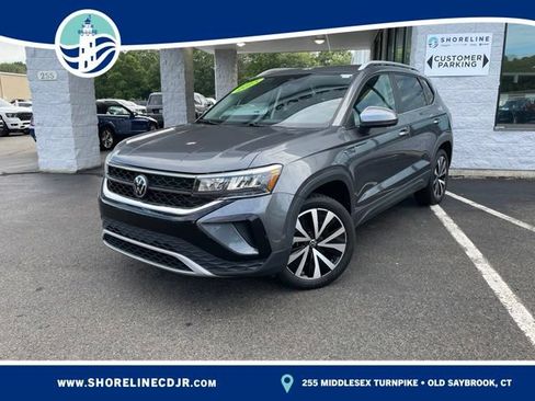 Used 2023 Volkswagen Taos SE w/ Panoramic Sunroof Package FWD image 1