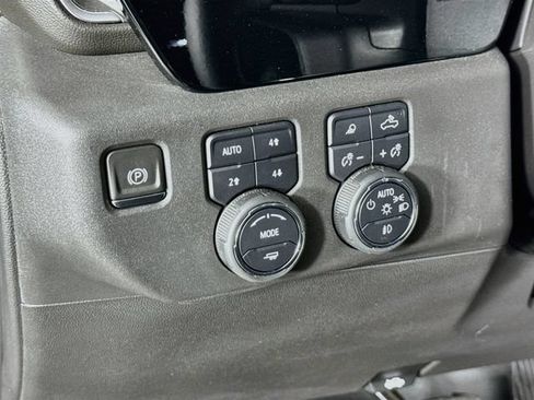 Used 2024 Chevrolet Silverado 1500 LT Trail Boss w/ LT Trail Boss Premium Package AWD/4WD image 10