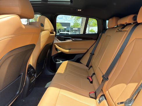 Used 2025 BMW X4 xDrive30i image 12