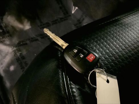 Used 2020 Toyota Tacoma TRD Sport image 14