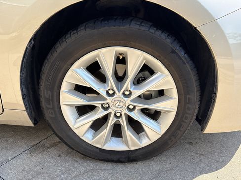 Used 2014 Lexus ES 300h w/ Luxury Package w/Bamboo Trim FWD image 13