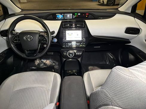 Used 2022 Toyota Prius Prime LE FWD image 11