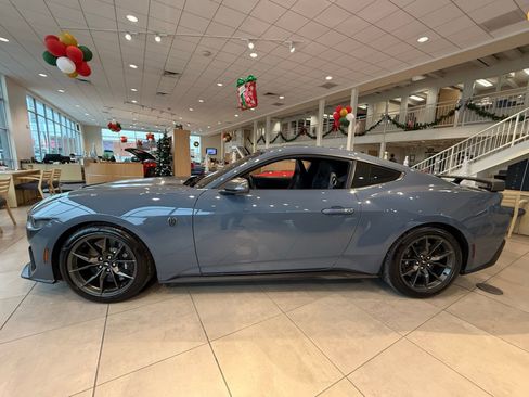 Used 2024 Ford Mustang Dark Horse image 6