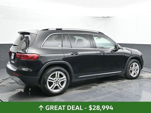 Used 2023 Mercedes-Benz GLB 250 4MATIC image 11