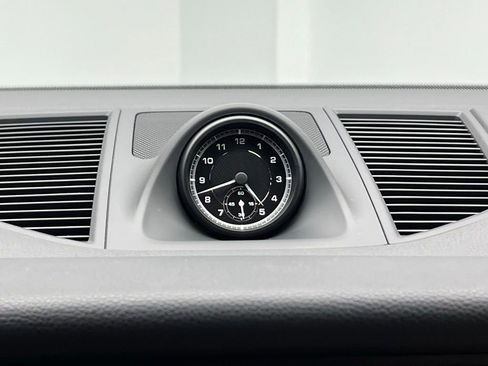 Used 2026 Porsche Macan image 12