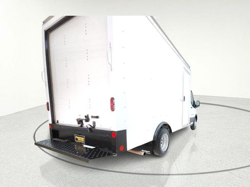 Used 2023 Ford Transit 350 DRW image 7